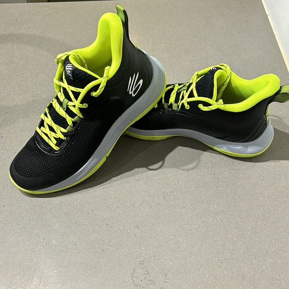 Men’s Size 11.5 Under Armour Steph Curry Collection Basketball Shoes - Picture 5 of 5